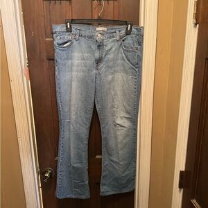 Women’s Size 16M Levi’s Blue Jeans